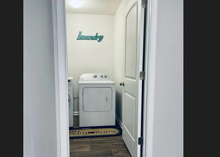 Leny's Place 3*