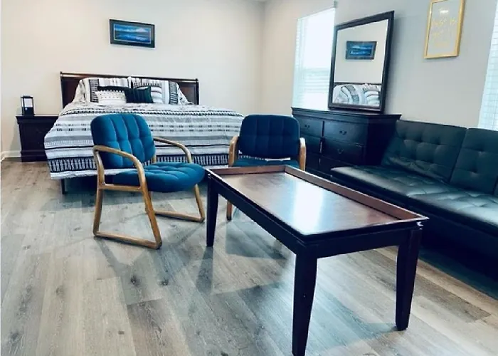 Leny's Place Hotel